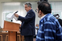 استخدام ۳۰ دانشجو با حقوق ۱۲ میلیونی برای نوشتن کتاب به نام مدیرعامل بانک سرمایه!