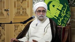 ستاد ملی کرونا به نظرات کارشناسی آستان‌های مقدس توجه کند