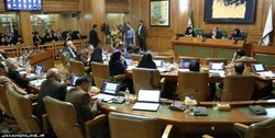 انتقاد شورای شهری‌ها از ملاحظات حقوقی و اقتصادی حناچی