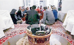 خانه مادر بزرگ کافی نت نیست!