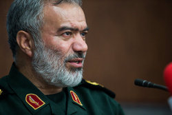 دریادار فدوی: برخی مصر هستند که برای بار دوم پای‌شان در چاله بیفتد