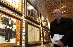 مدرس وقایع مجلس را برای کسبه محل هم تعریف می‌کرد!