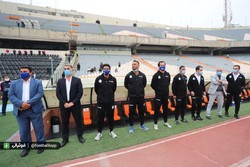 گل بخودی فکری و دستیارانش