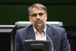 دولت و وزارت‌خارجه پیام‌های منفعلانه به استکبار ندهند