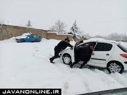 نجات جان بیش از ٢٠ نفر گرفتارشده در برف و کولاک