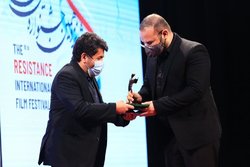 «شبی که ماه کامل شد» بهترین فیلم «حاتمی کیا» بهترین کارگردان