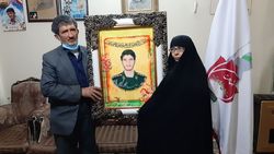 حاضرم سیلی بخورم اما کسی علیه ولایت حرف نزند