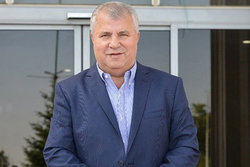 بازی در رطوبت بالا برای پرسپولیس سخت است/ استقلال عالی بود