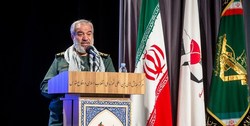 ۹ دی آبی بر آتش فتنه خبیثان و شیطان بزرگ بود
