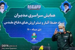 روایت عینی دفاع مقدس مانع از تحریف آن می‌شود