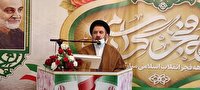 خدمتگزاران نظام خود را وقف خدمت به مردم نمایند