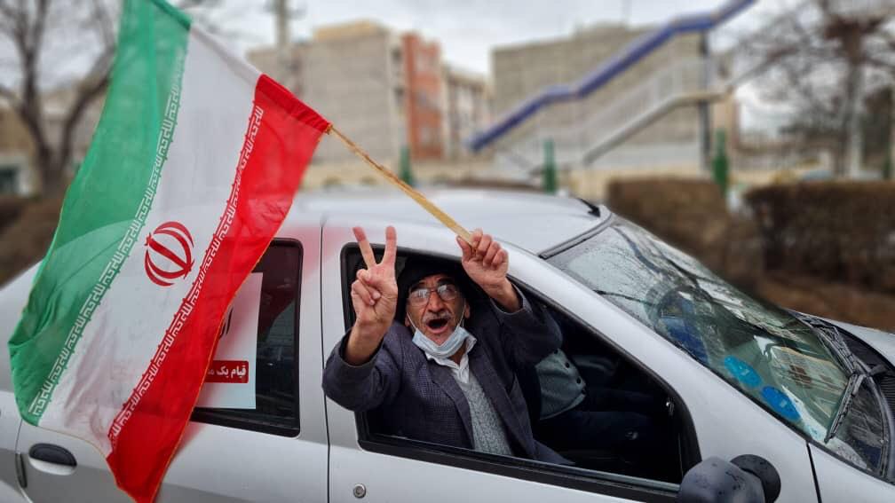 مراسم راهپیمایی یوم الله ۲۲ بهمن با حضور مردم انقلابی شهر قزوین به صورت خودرویی و موتوری برگزارشد .