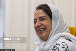 مادری برای دخترانی که معنی «تولد» را نمی‌دانستند