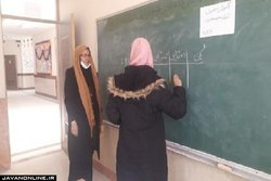 معلمی که با وجود بیماری فرشته‌وار به دور شاگردانش می‌چرخد