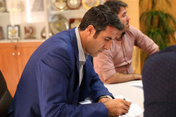 محمودی: باید در خصوص حضور مربی ایرانی به جای مترجم پافشاری کرد/ عطایی کار سختی دارد