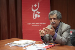 مقطعی از تاریخ را نوشتم که به چشم دیده بودم