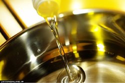 چرا مصرف روغن‌های مایع به روغن‌های جامد و نیمه جامد ارجحیت دارد؟