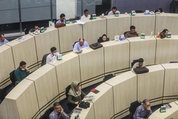نقدینگی بورس‌بازان در کارگزاری‌ها پارک شد