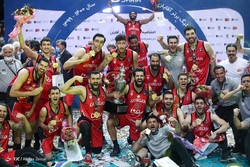 جام در قلعه عقاب‌ها