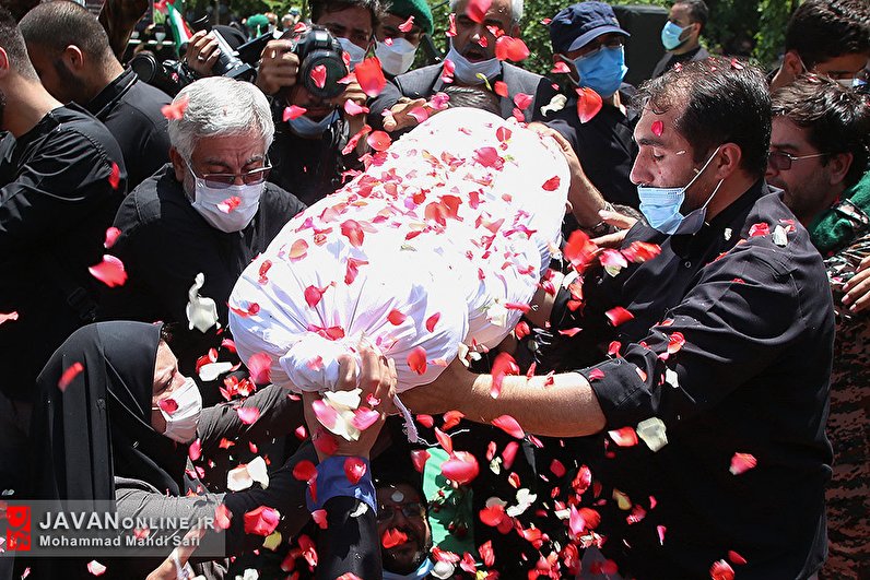 مراسم تشییع و خاکسپاری دو شهید گمنام در بوستان اندیشه