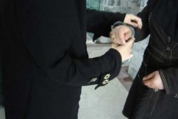 دستگیری زن جیب‌بر اتوبوس‌های بی آر تی