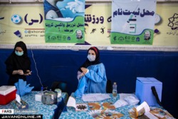 گزارش میدانی از مرکز واکسیناسیون در قلب تهران