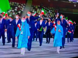 رژه کاروان ایران در افتتاحیه المپیک توکیو با لباس رسمی