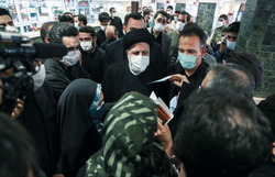 صف واکسیناسیون و دارو باید جمع شود