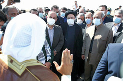 میان مردم، مانند مردم، برای مردم