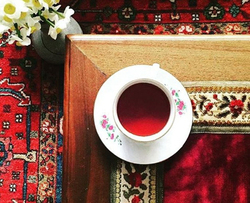 فنجان‌های گل سرخ فرشته میکاییلی