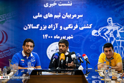 چشم در چشم منتقدان
