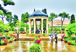 در رثای درخشان‌ترین ستاره فرهنگ فارسی