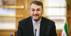 حضور امیرعبداللهیان در سازمان صدا و سیما و تبریک به پیمان جبلی