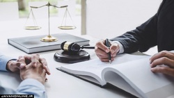 اگر وکیل نیستید با این شرایط می‌توانید در دادگاه وکالت کنید
