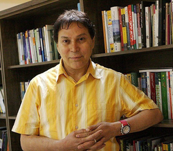 خودمان تلاش نکنیم، تاریخ علم ما را با انبوهی از تحریف می‌نویسند!