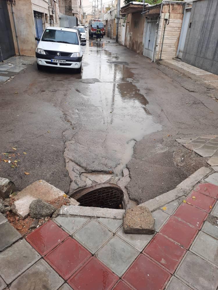 وقوع 372 مورد گرفتگی شبکه و پس زدگی فاضلاب بر اثر بارندگی های 14 آبان