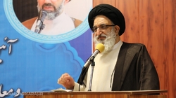 مهم‌ترین وظیفه ‌امام‌جمعه ایجاد رابطه بین ولی و جامعه است