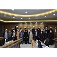 به ارائه توصیه ها و نظرات در راستای اعتلای فرهنگی و دینی پرداخت