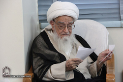 دفاع از مرجعیت به پیشگامان تمسخر فتوا‌های مراجع نمی‌آید!
