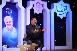 خاطره‌گویی دوستان شهید سلیمانی در سومین روز برپایی کاروان روایت حبیب در کرمان