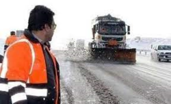 نیروهای راهداری در محورهای مواصلاتی لرستان مستقر هستند