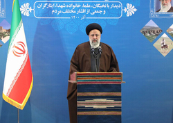 نباید از بانیان وضع موجود استفاده شود