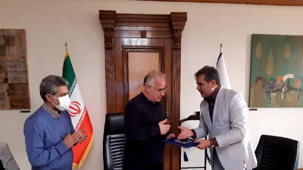 قرارداد خرید ۱۳ دستگاه اتوبوس درون‌شهری منعقد شد