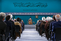 مسئولان مطلقاً معطل مسئله هسته ای نشوند