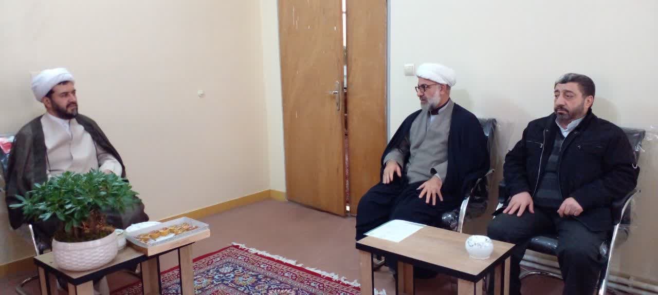 دیدار اعضای ستاد بازسازی عتبات عالیات اسلامشهر با امام جمعه جدید شهرستان