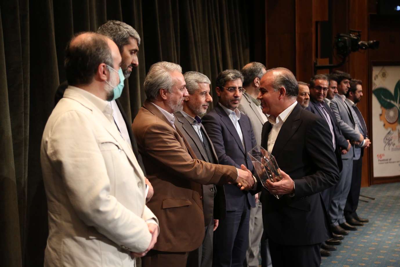 شانزدهمین جشنواره ملی تولیدکنندگان و مدیران جوان برگزار شد شانزدهمین جشنواره ملی تولیدکنندگان و مدیران جوان برگزار شد