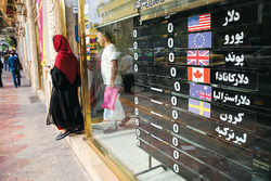 حضور نوسان قیمتی در بازار ارز، طلا و سکه