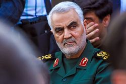 شهید سلیمانی مکتب‌ساز انقلاب اسلامی/ اجماع‌سازی علیه نظام سلطه از برجسته‌ترین اقدامات حاج قاسم بود