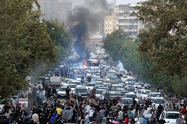 پادکست صوتی/ براندازی آن‌ها و انقلاب ما
