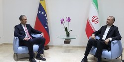 ابراز تمایل ونزوئلا نسبت به همکاری‌های نفتی نزدیک‌تر با ایران